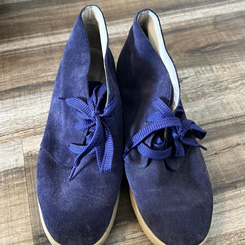 Blue suede shoes!